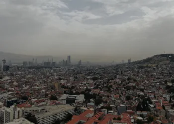 İzmir’de hava griye döndü