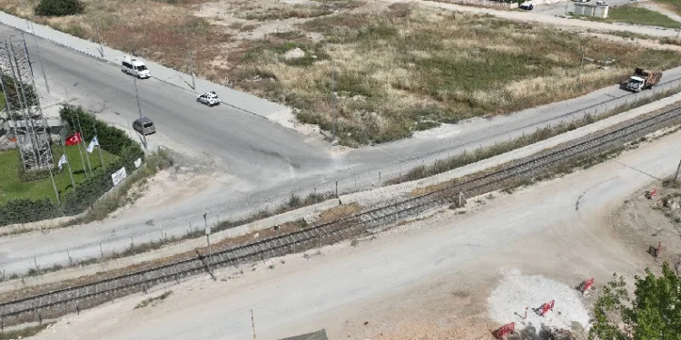 Muradiye'deki hemzemin geçit sorunu çözülüyor