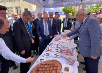 Denizli’ye özgü lezzetler damakları çatlattı