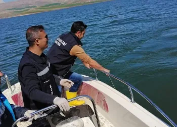 Van’da sazangillerin av yasağına devam