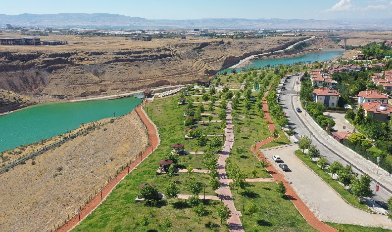 Başkan Geçit, Beylerderesi Şehir Parkındaki yenileme çalışmalarını inceledi