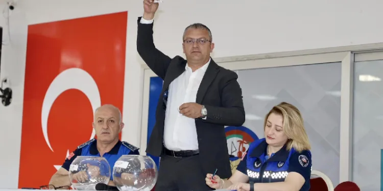 Körfez’de kurban satış yerleri kurayla belirlendi