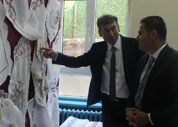 Beyşehir'de kursiyerler el emeklerini sergiledi