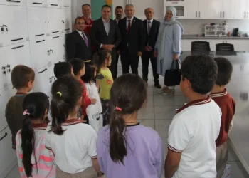 Beyşehir’de ihtiyaç sahibi öğrencilere kıyafet yardımı