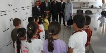 Beyşehir’de ihtiyaç sahibi öğrencilere kıyafet yardımı