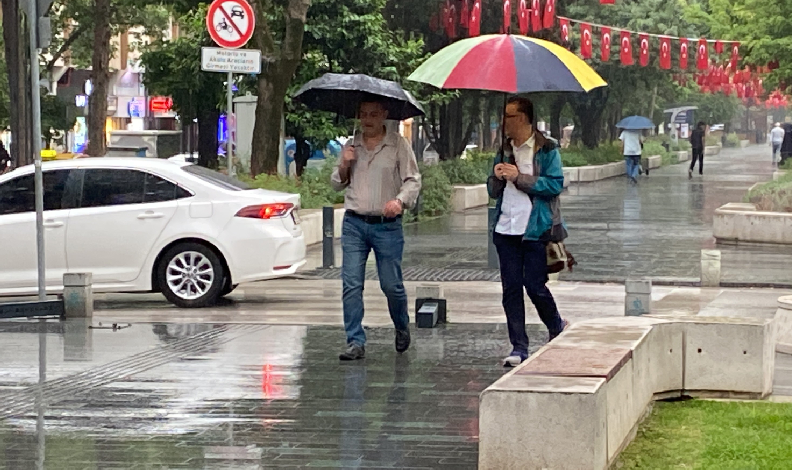Kocaeli'de dolu ve sağanak etkiliydi