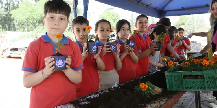 Büyükşehir Belediyesi’nin fidanlığında ders