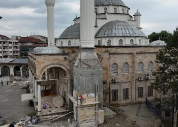 Cedidiye camisinin minareleri şekilleniyor