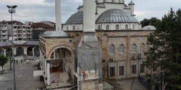 Cedidiye camisinin minareleri şekilleniyor