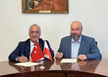 Rektör Çomaklı’dan Polonya teması