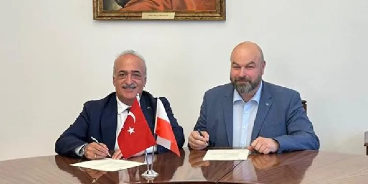 Rektör Çomaklı’dan Polonya teması