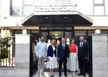 Vali Ünlü, veteriner ve eczacılar ile bir araya geldi