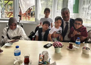 Özel bireyler ile kahvaltıda buluştular