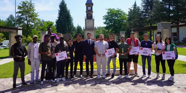 Gençlik Haftası şampiyonlarına ödülleri verildi