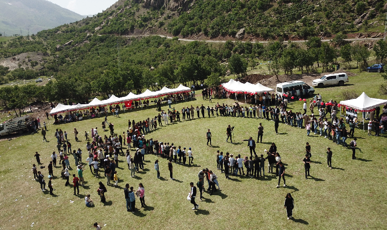 Kato Dağı eteklerinde uçurtma şenliği