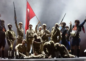'Asrın Zaferi' yoğun istek üzerine yeniden sahnede