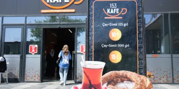 bu kafede çay-simit sudan ucuz