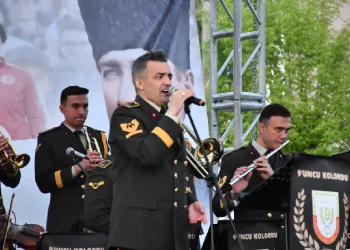Ardahan’da askeri bandoya yoğun ilgi