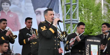 Ardahan’da askeri bandoya yoğun ilgi