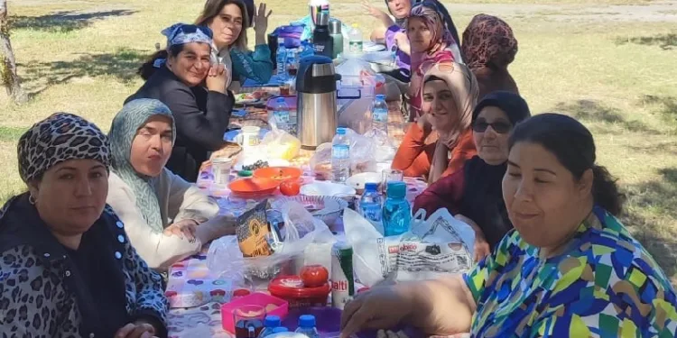 Ortaca'da kursiyerler piknikte buluştu