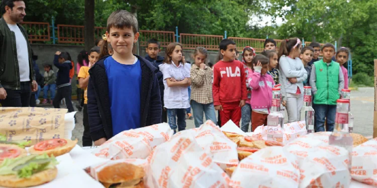 Öğrenciler istedi, onlar gerçekleştirdi