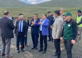 Vali Eldivan’dan köy sakinlerine ziyaret