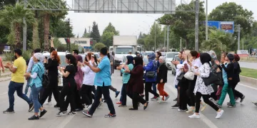 Ölüm yolu için önlem istiyorlar