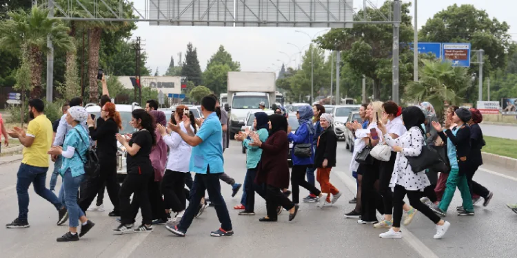 Ölüm yolu için önlem istiyorlar