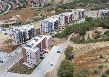 Deprem konutlarında yaşam başladı