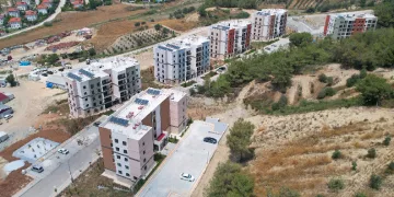 Deprem konutlarında yaşam başladı