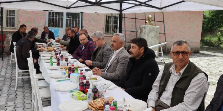 Muhtardan tanıtım atağı