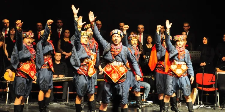 Osmaniye’de Türk Halk Müziği konseri verildi