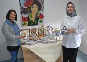 Renklerin dile geldiği çini sergisi açıldı