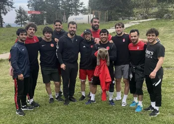 Milli takıma yavru ayı sürprizi