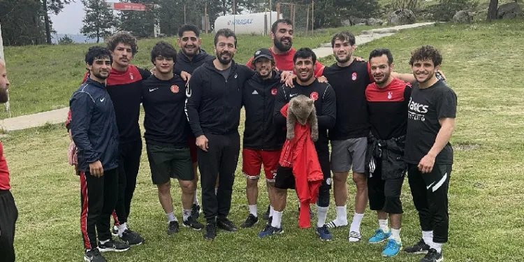 Milli takıma yavru ayı sürprizi