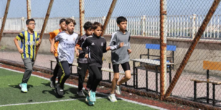 "Çocuklar kötü alışkanlıklar yerine spora yönlendirilmeli"