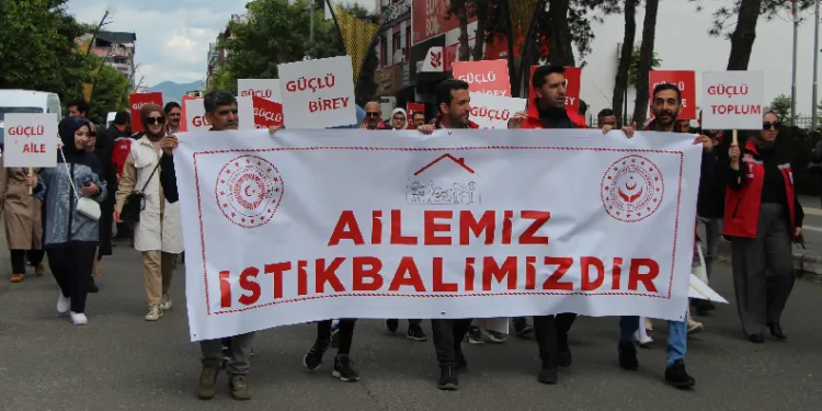 Bingöl’de ‘Aile istikbalimizdir’ yürüyüşü