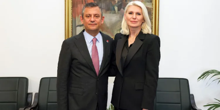 Başkan Subaşı, Özgür Özel ile buluştu