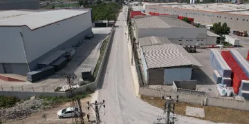 Akdeniz’de asfalt çalışmaları sürüyor