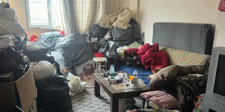 Bursa'da satın aldığı ev çöp ev çıktı