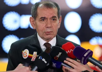 Galatasaray Başkanı Dursun Özbek’ten Ali Koç’a: “Cesaretin varsa gel, buradayım”
