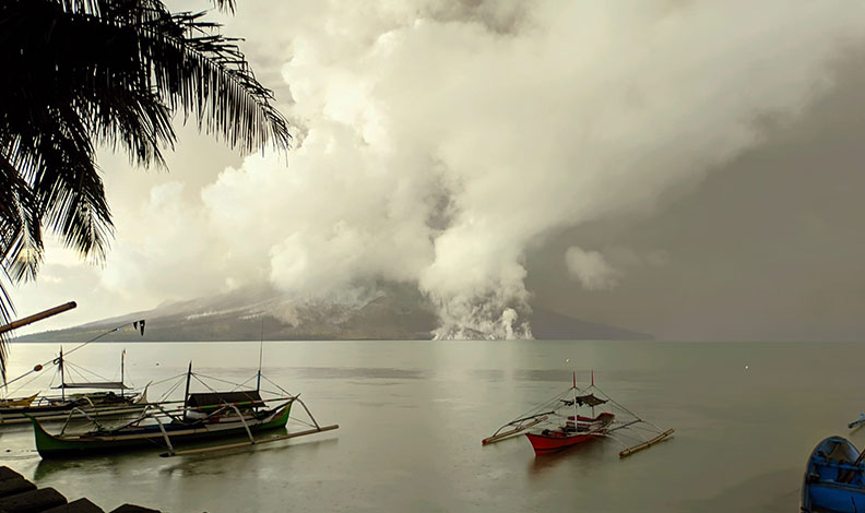 Endonezya’da Ruang Yanardağı nedeniyle 12 bin kişi tahliye edildi
