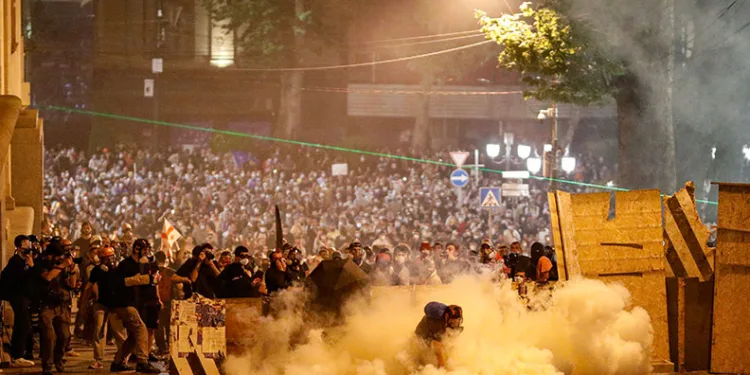 Gürcistan’da “Yabancı Etkinin Şeffaflığı” protestolarında polisten müdahale: 8 yaralı