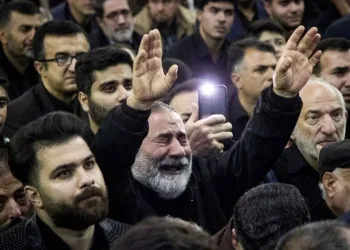 İran halkı Reisi’ye veda ediyor