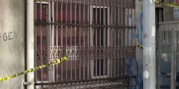 Baba dehşeti: Eşini ve kızını silahla vurarak öldürdü