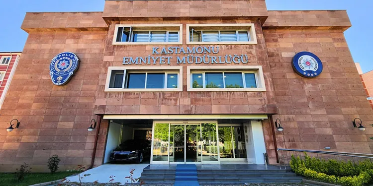 Kastamonu’da aranan 2 şahıs yakalandı