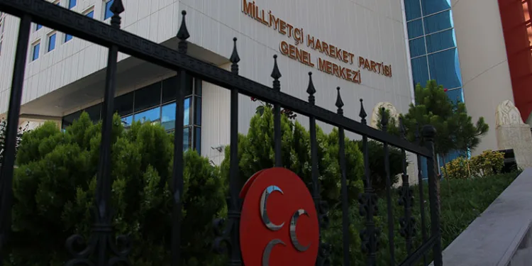 MHP, belediye başkanlarıyla kampa girecek