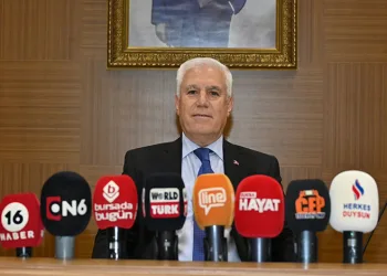 “Bakkal amca hikayesini yok etmemeliyiz”