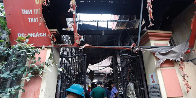 Vietnam’da apartmanda yangın: 14 ölü