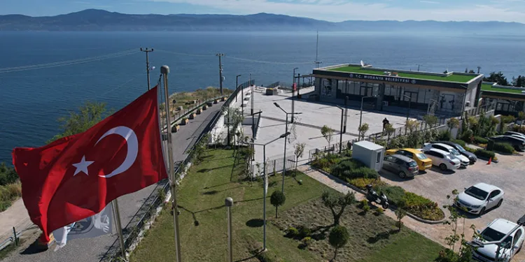 Bursa’da deniz manzaralı belediye binası satışa çıkarıldı